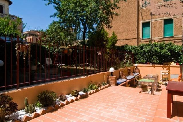 Tra Gianicolo E Trastevere Rome Buitenkant foto