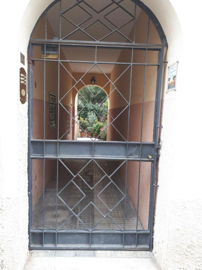 Tra Gianicolo E Trastevere Rome Buitenkant foto