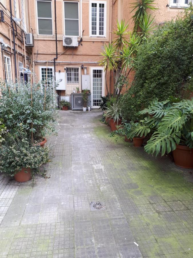 Tra Gianicolo E Trastevere Rome Buitenkant foto