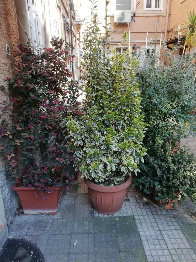 Tra Gianicolo E Trastevere Rome Buitenkant foto